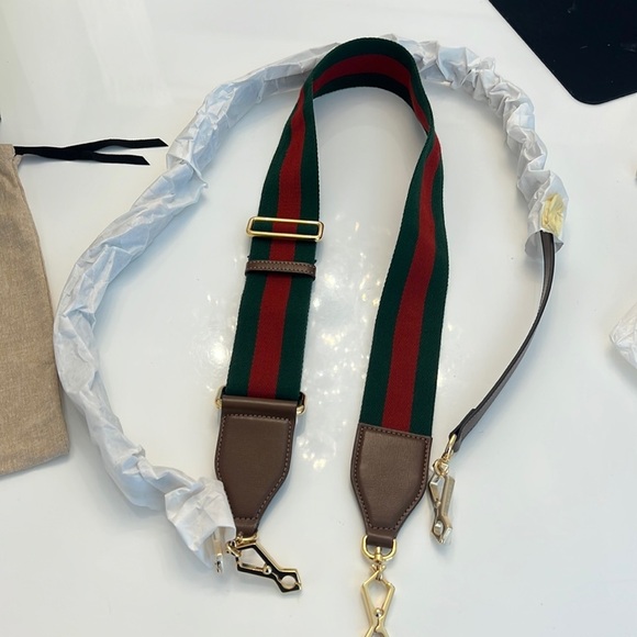 GUCCI HORSEBIT 1955 MINI BAG
$ 2,890 - Picture 12 of 17